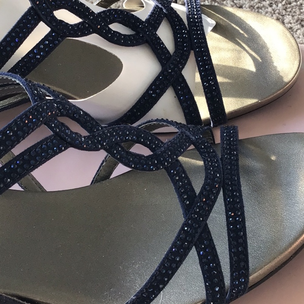 New Bandolino Blue Sandals Elegant Comfortable Stylish - Picture 3 of 8